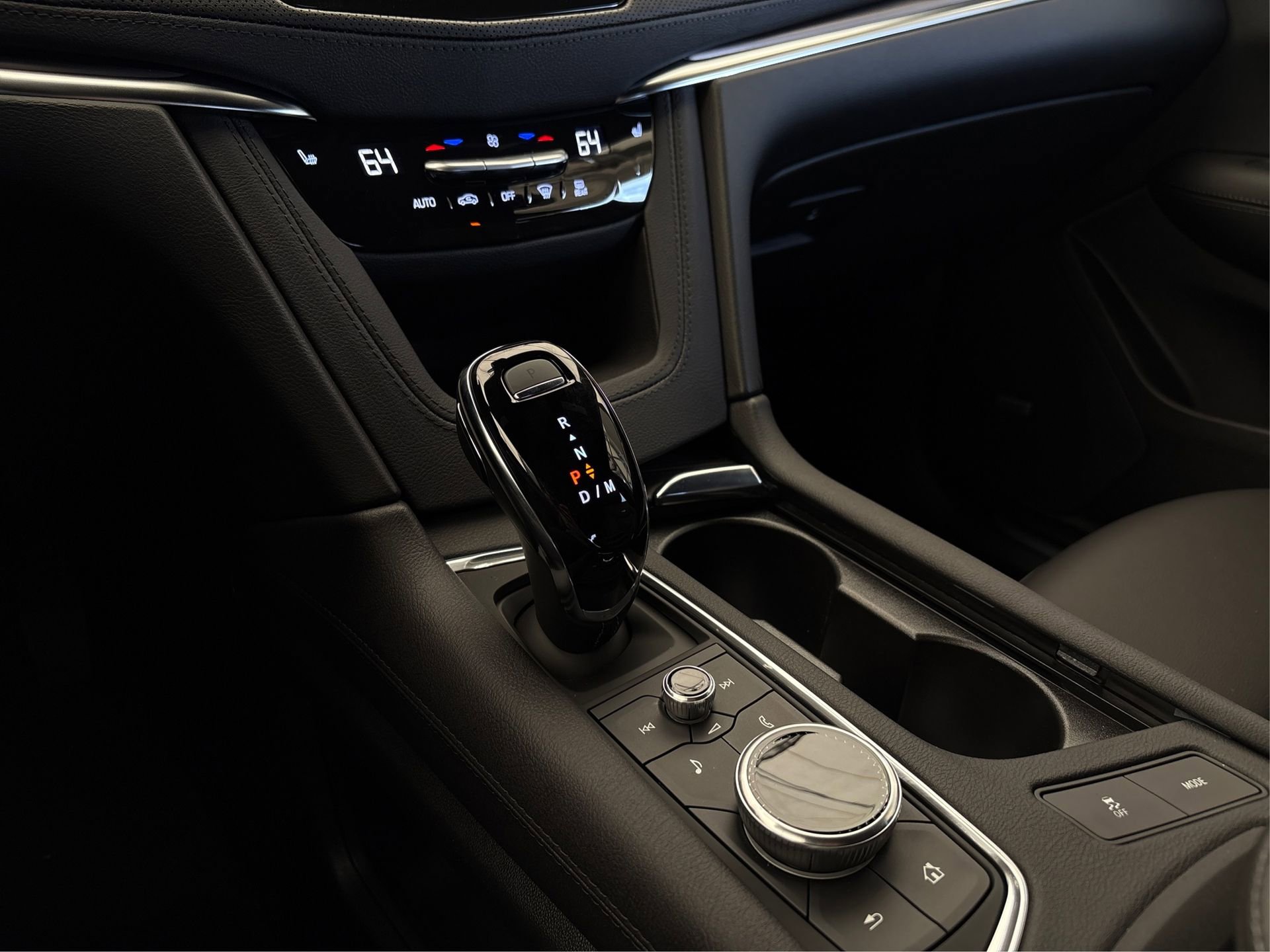 New 2026 Cadillac XT5 Luxury image 30