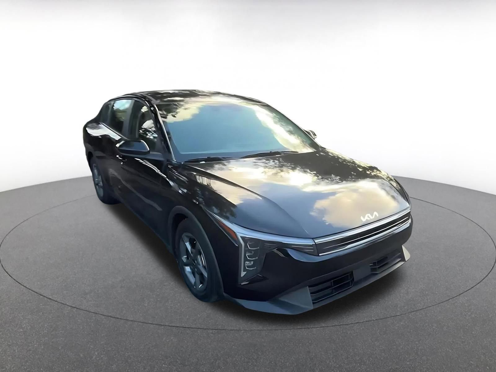 Used 2025 Kia K4 LXS image 3