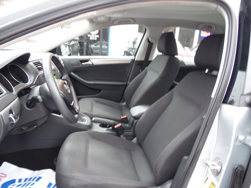 Used 2015 Volkswagen Jetta SE image 5