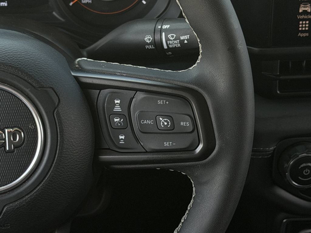 Used 2025 Jeep Gladiator Rubicon AWD/4WD image 15