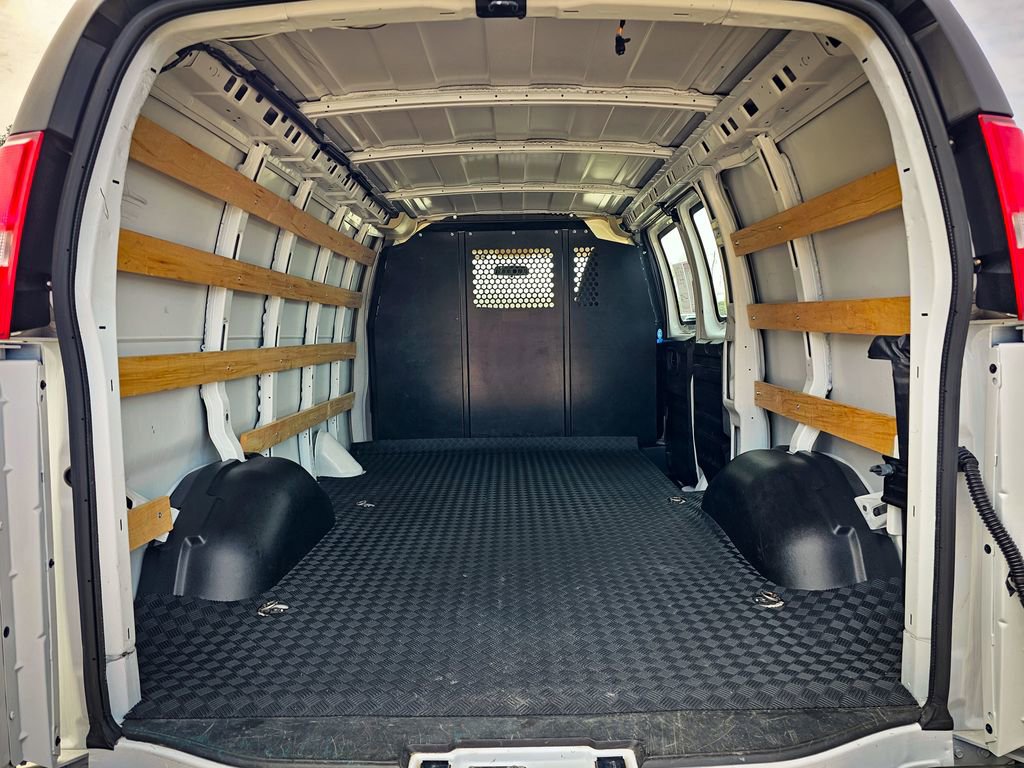 Used 2024 GMC Savana 2500 w/ Driver Convenience Package image 24