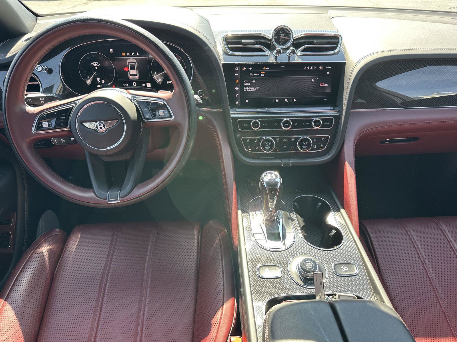 Used 2022 Bentley Bentayga AWD/4WD image 27