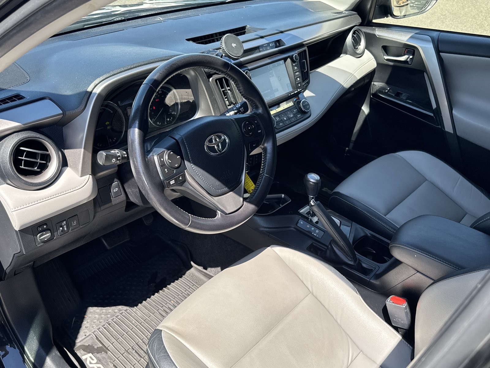 Used 2017 Toyota RAV4 Limited AWD/4WD image 13