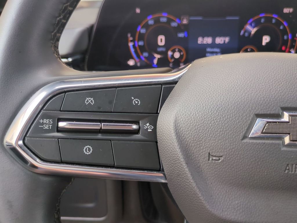 Used 2025 Chevrolet Suburban Z71 AWD/4WD image 33