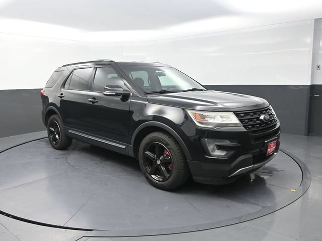 Used 2017 Ford Explorer XLT AWD/4WD image 10