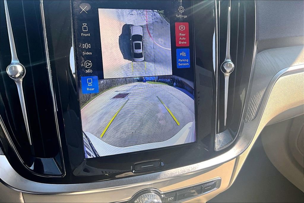 Used 2024 Volvo S60 B5 Plus image 30