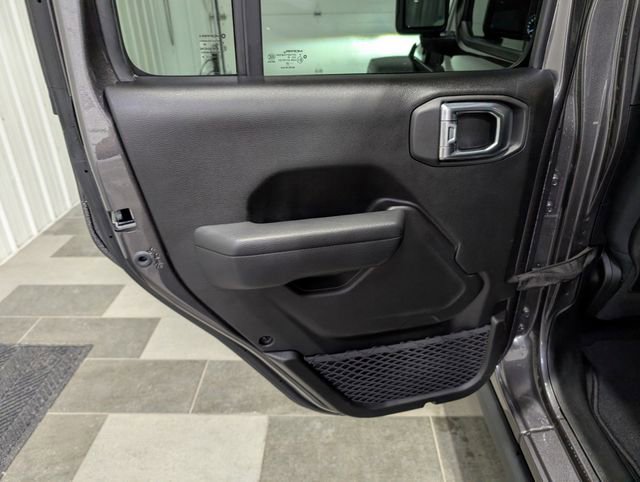 Used 2025 Jeep Wrangler Unlimited Rubicon 4xe w/ Convenience Group AWD/4WD image 8