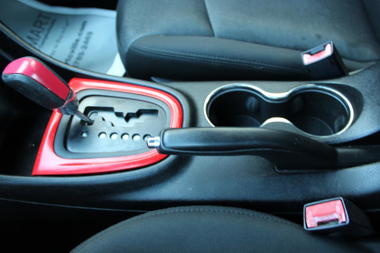Used 2014 Dodge Avenger SE image 32
