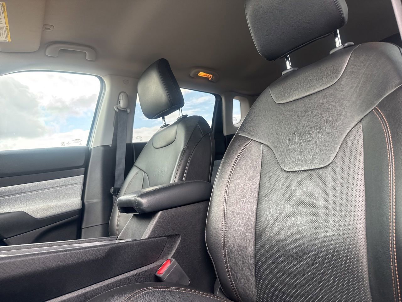 Used 2022 Jeep Compass Latitude AWD/4WD image 37