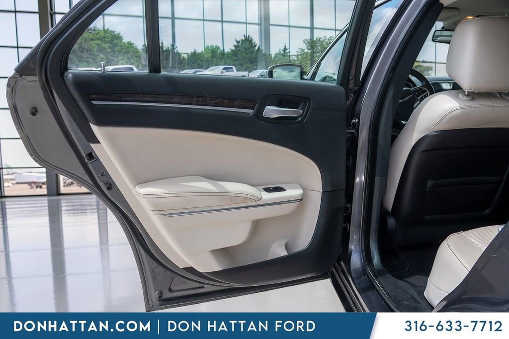 Used 2018 Chrysler 300 Limited w/ Safetytec Plus Group RWD image 20