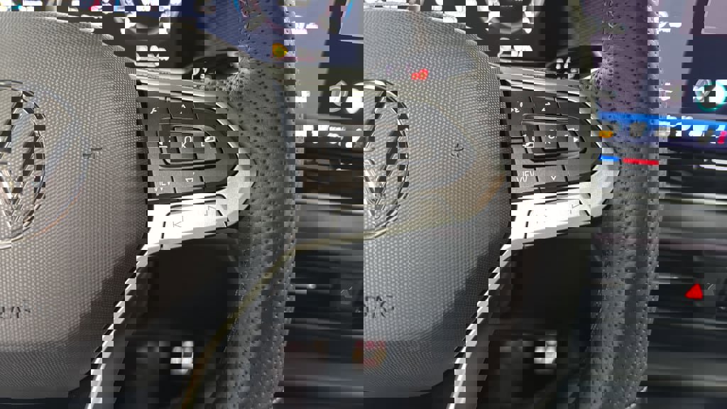 New 2026 Volkswagen Tiguan SE R-Line image 22