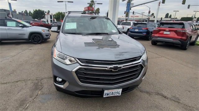 Used 2021 Chevrolet Traverse LT image 3