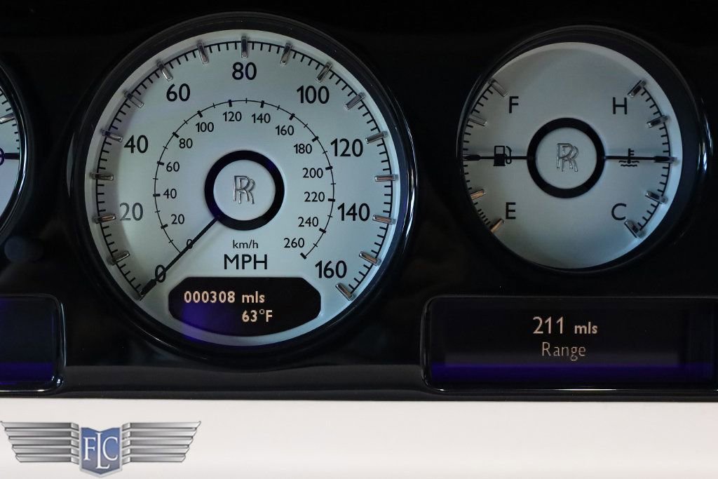 Used 2017 Rolls-Royce Phantom Drophead Coupe image 47