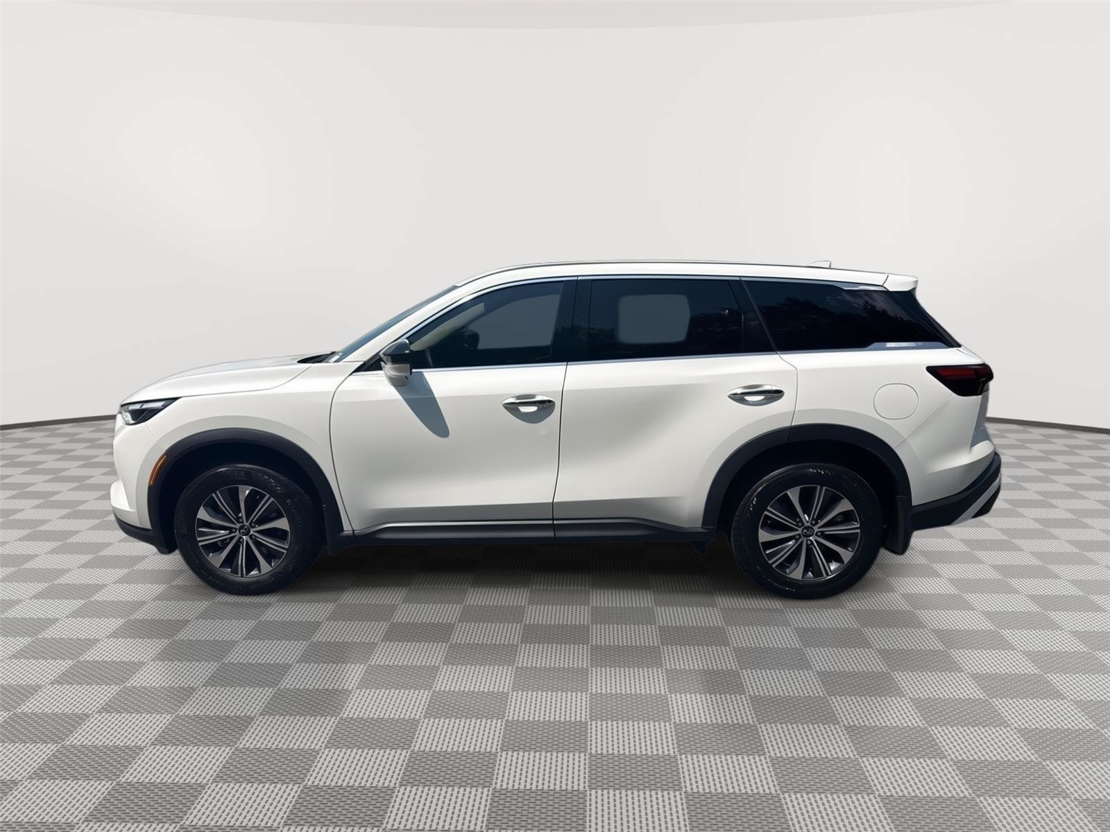 Used 2025 INFINITI QX60 Pure FWD image 9