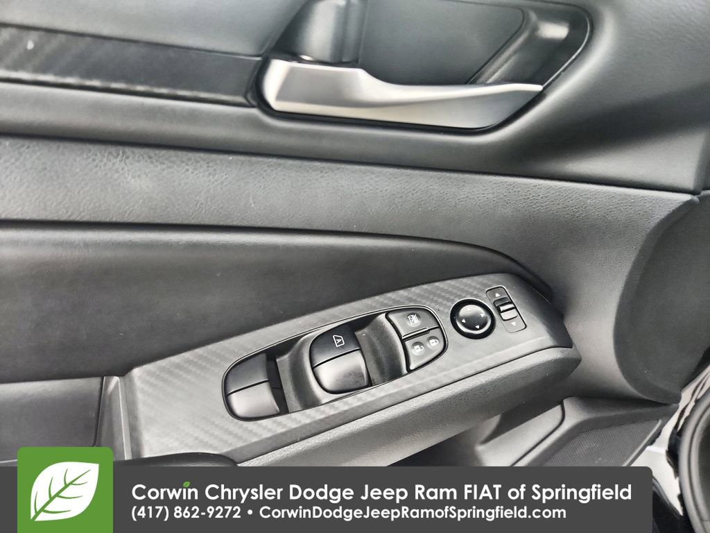 Used 2025 Nissan Altima 2.5 SV image 21