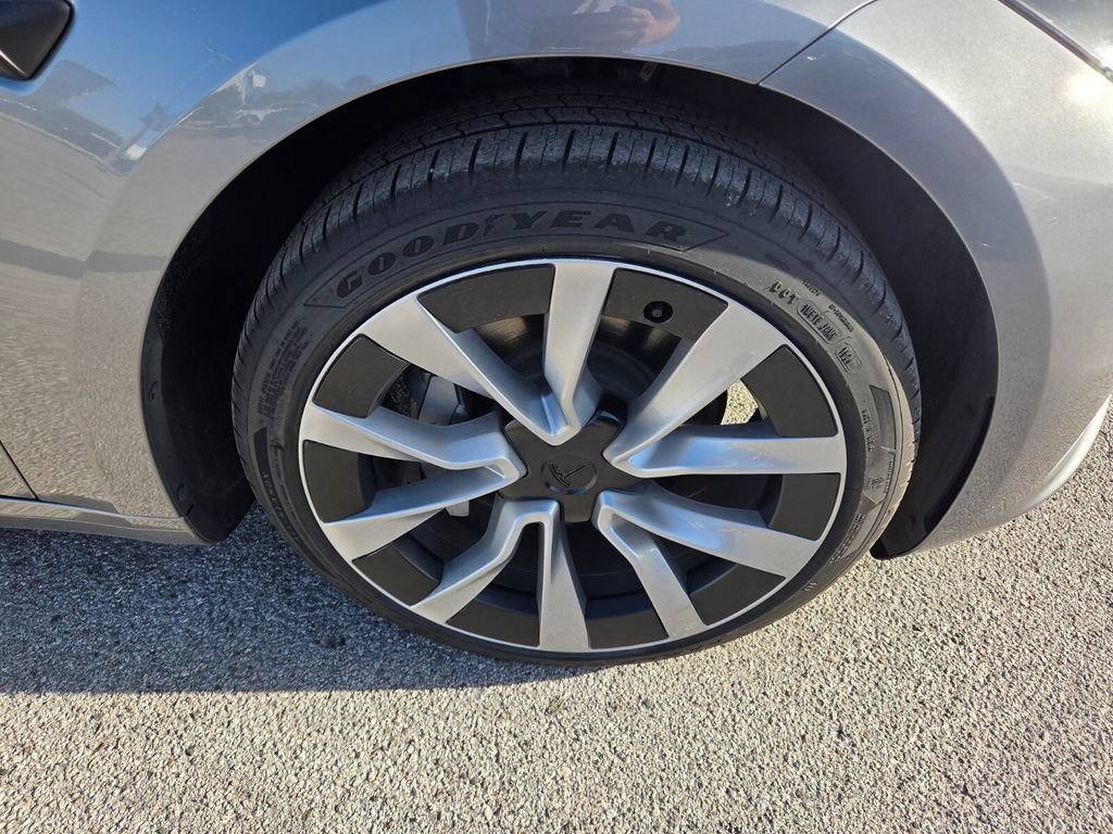Used 2025 Tesla Model 3 Long Range RWD image 17