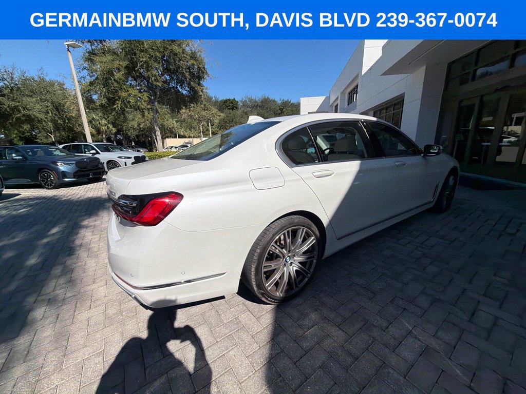 Used 2022 BMW 750i xDrive w/ Luxury Rear Seating Package AWD/4WD image 13