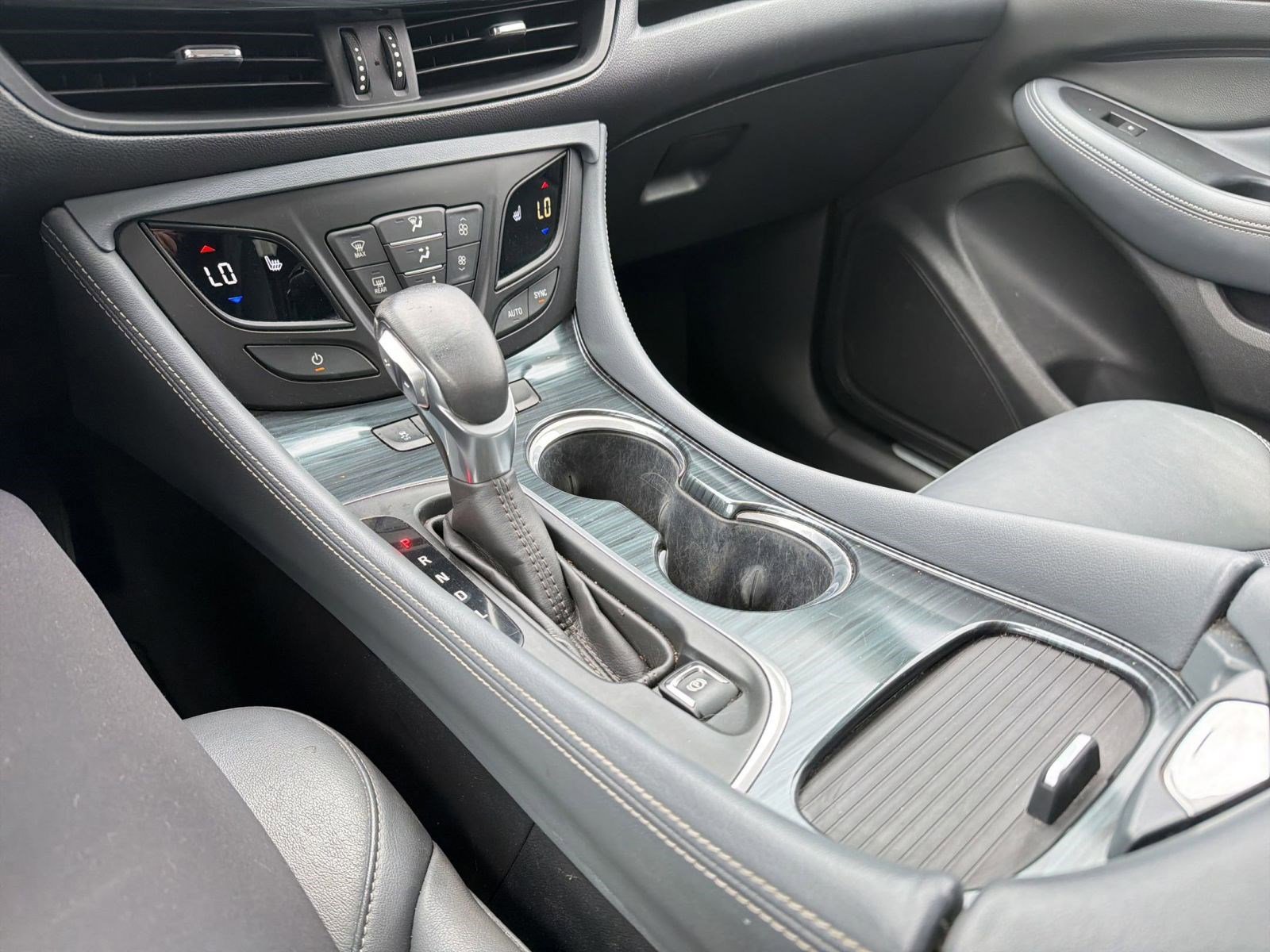 Used 2020 Buick Envision Essence image 18