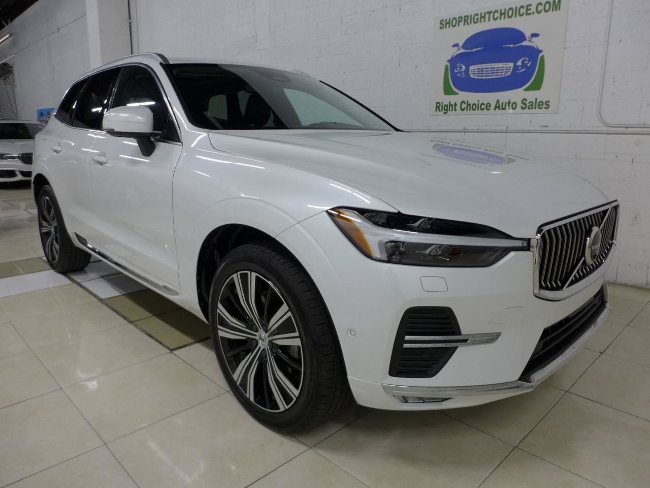 Used 2023 Volvo XC60 B5 Plus w/ Climate Package AWD/4WD image 84