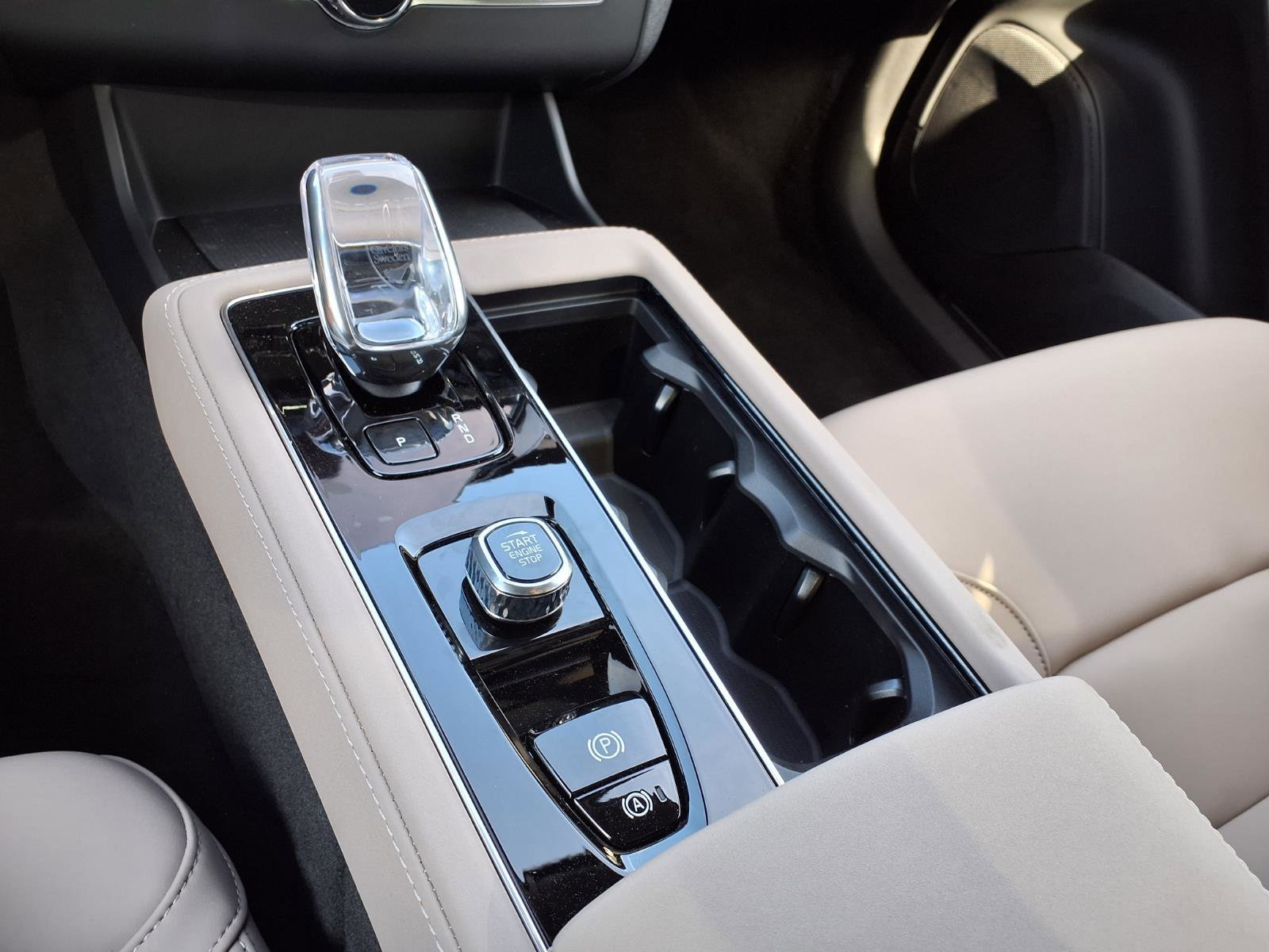 New 2026 Volvo XC90 B5 Plus w/ Protection Package Premier AWD/4WD image 15