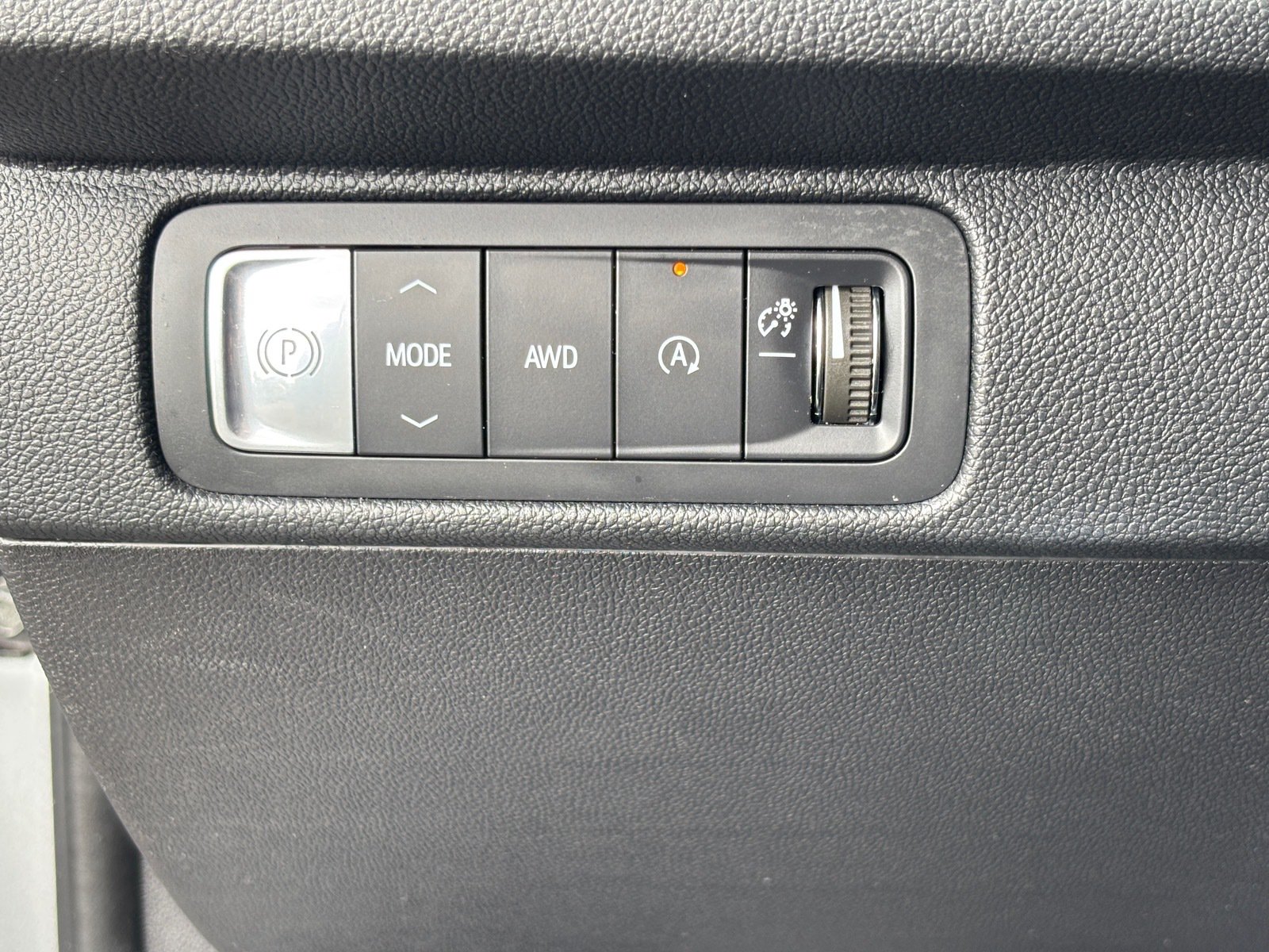 Used 2025 Chevrolet Traverse LT AWD/4WD image 26