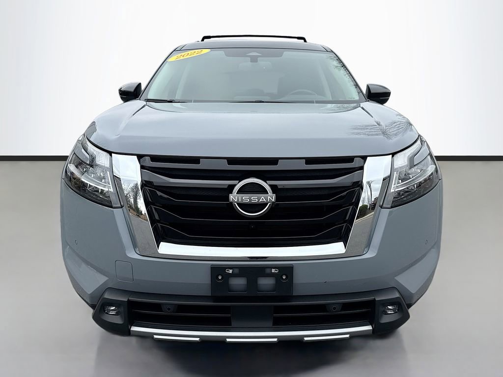 Used 2022 Nissan Pathfinder SL image 2