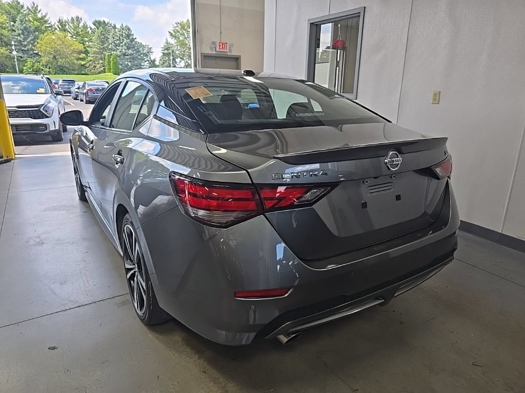 Used 2022 Nissan Sentra SR w/ SR Premium Package FWD image 3