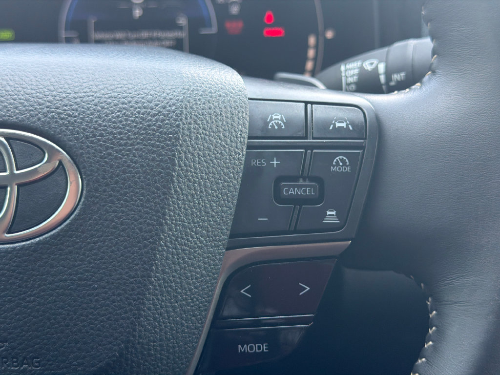 Used 2025 Toyota Camry SE w/ Convenience Package FWD image 30