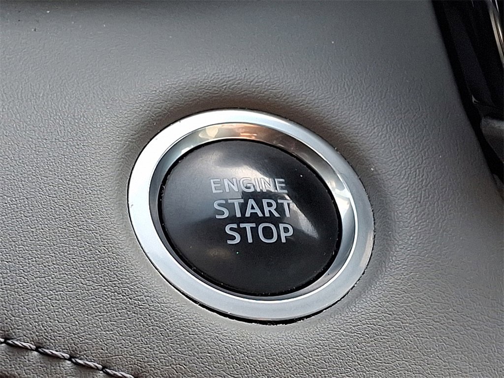 Used 2021 Toyota Highlander Limited image 23