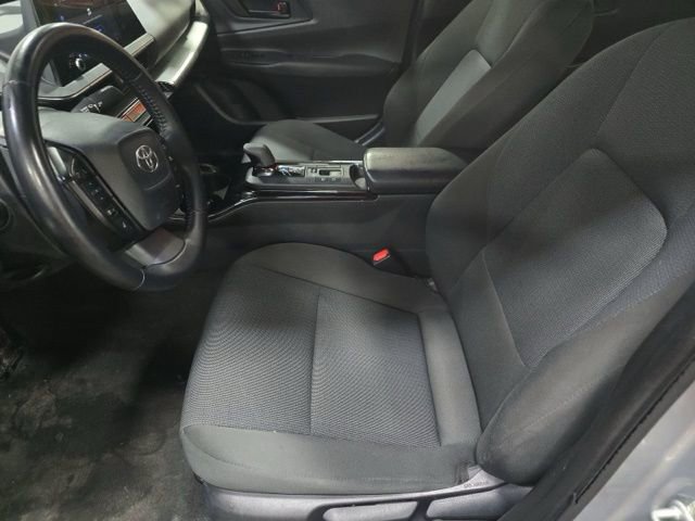 Used 2024 Toyota Prius LE image 9