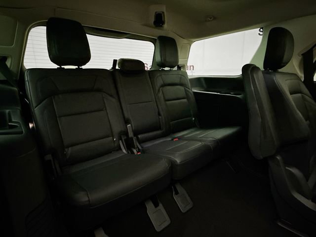 Used 2025 Lincoln Navigator Reserve image 29