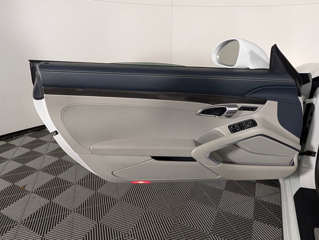 Certified 2019 Porsche 911 Turbo S image 23