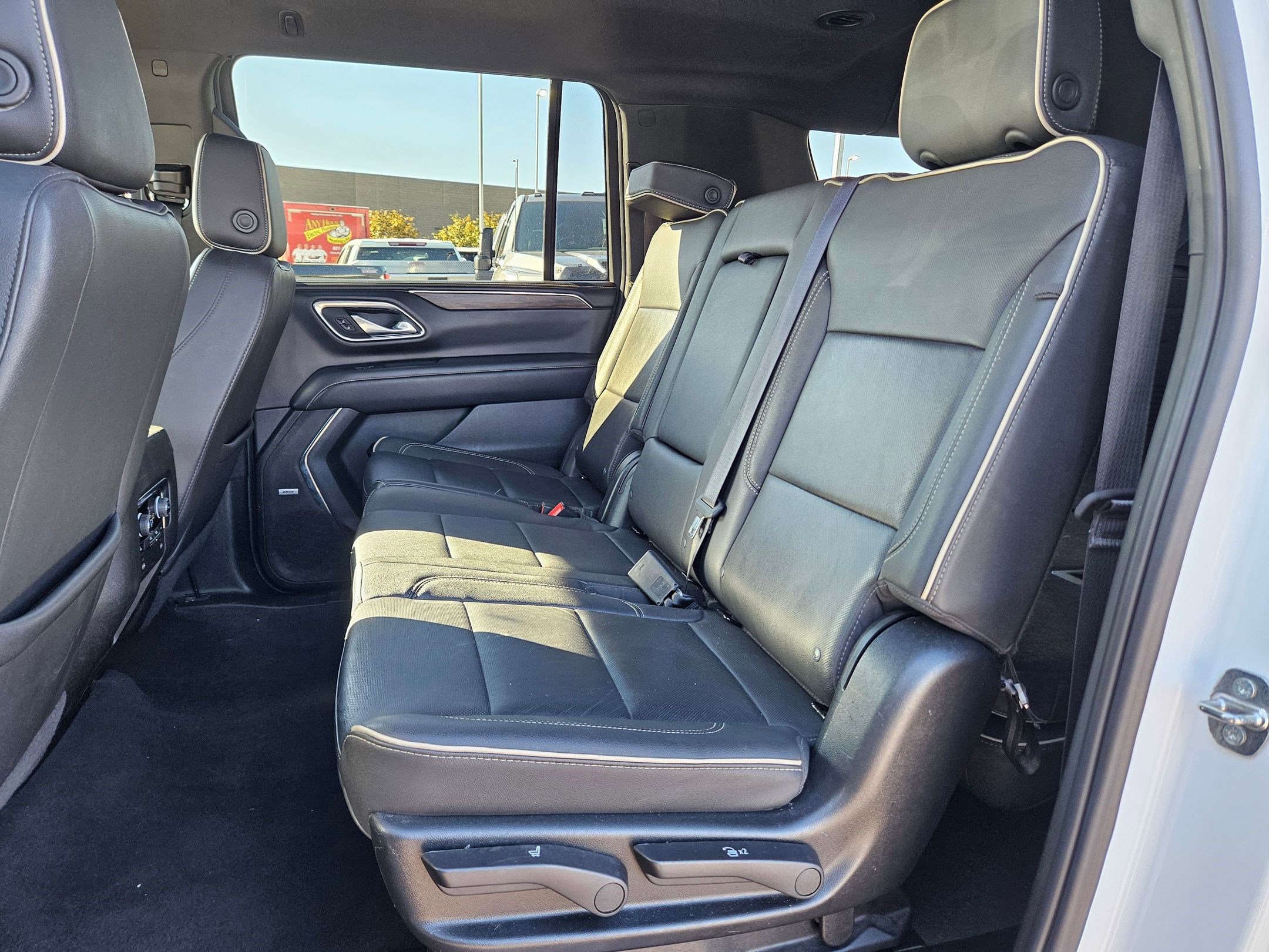 Used 2024 Chevrolet Suburban Premier image 29