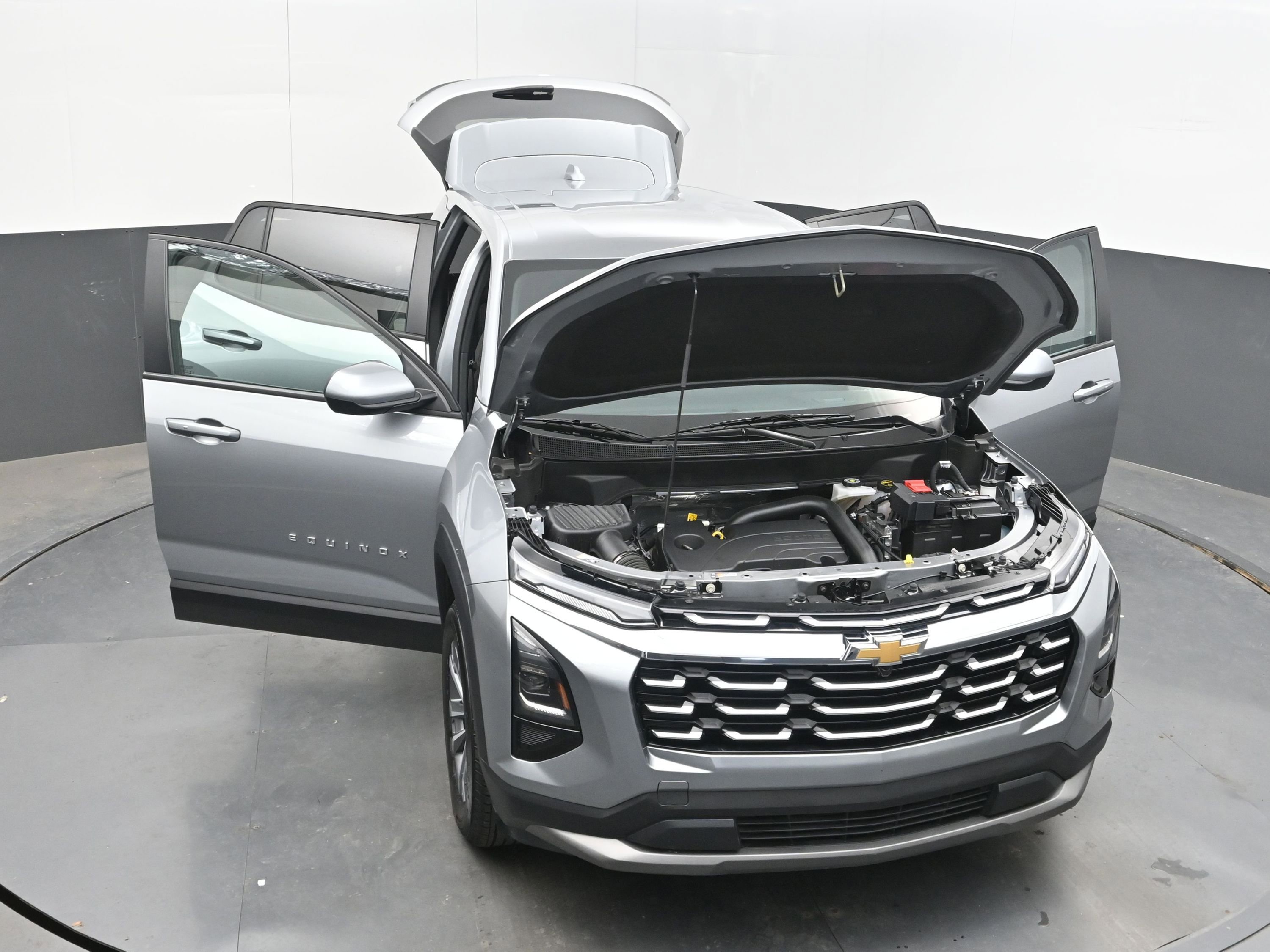 Used 2025 Chevrolet Equinox LT AWD/4WD image 37