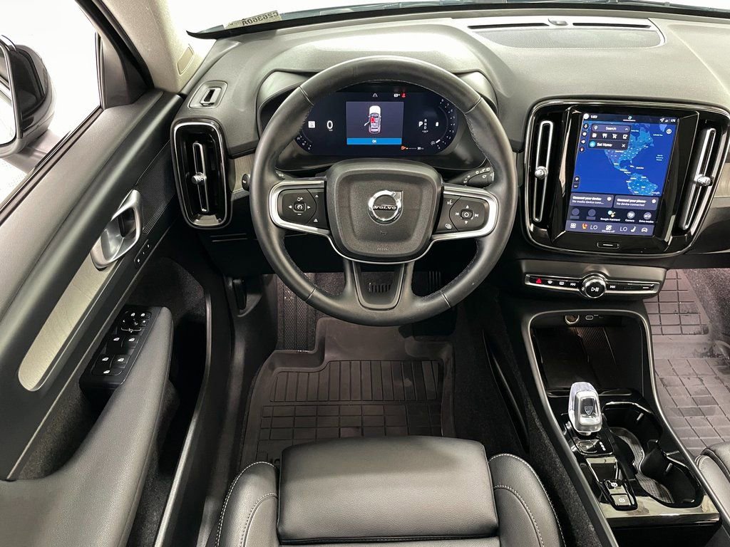 Used 2026 Volvo XC40 B5 Plus w/ Protection Package Premier image 24
