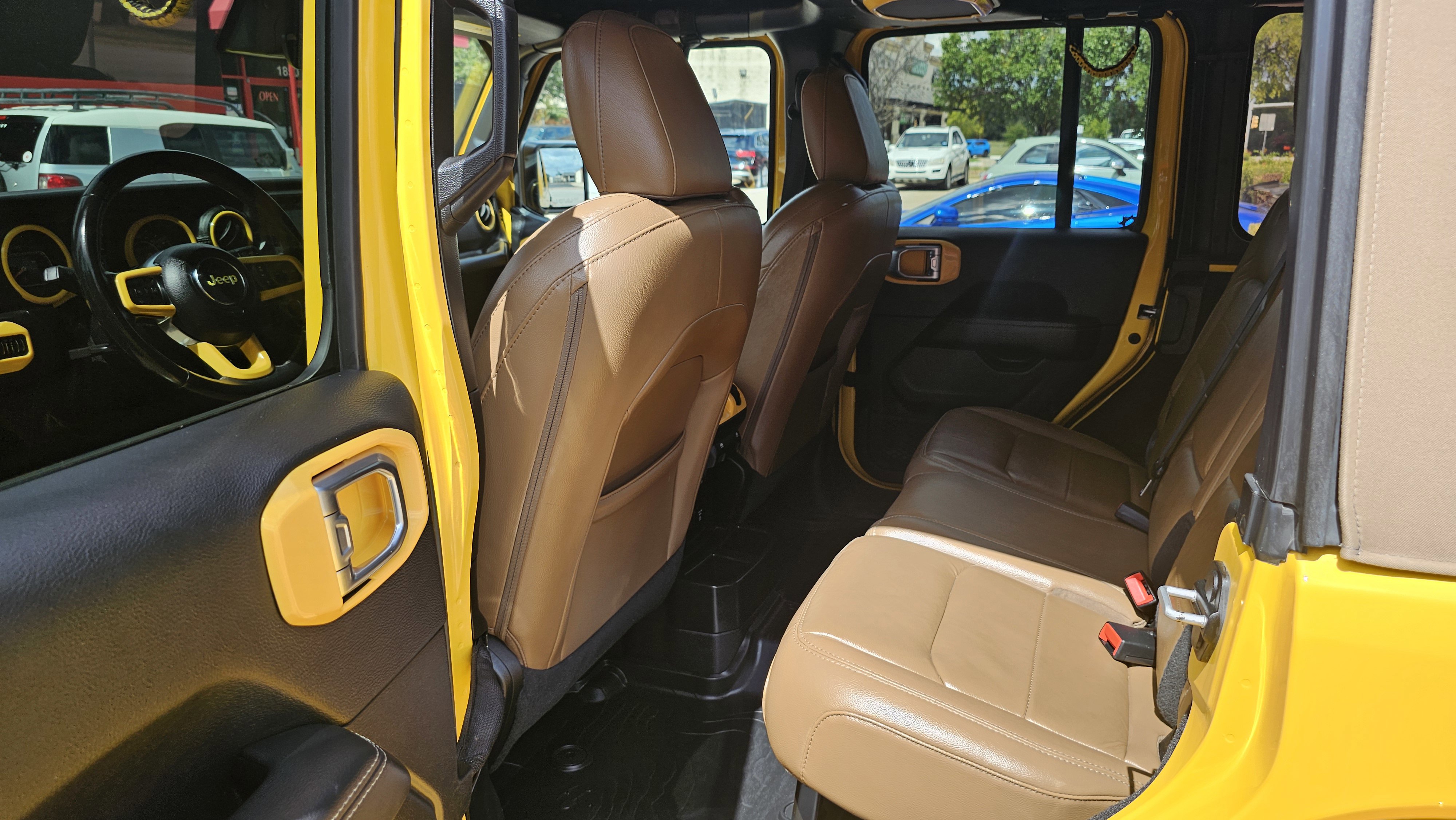 Used 2021 Jeep Wrangler Unlimited Sahara image 21