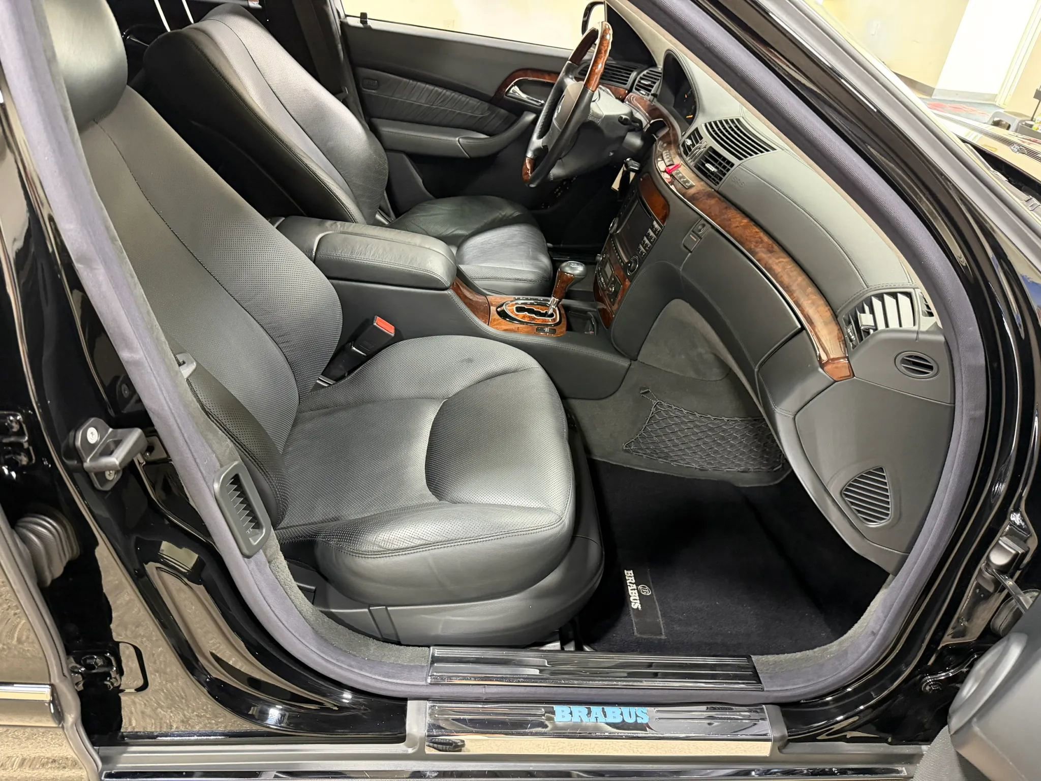 Used 2003 Mercedes-Benz S 600 image 45