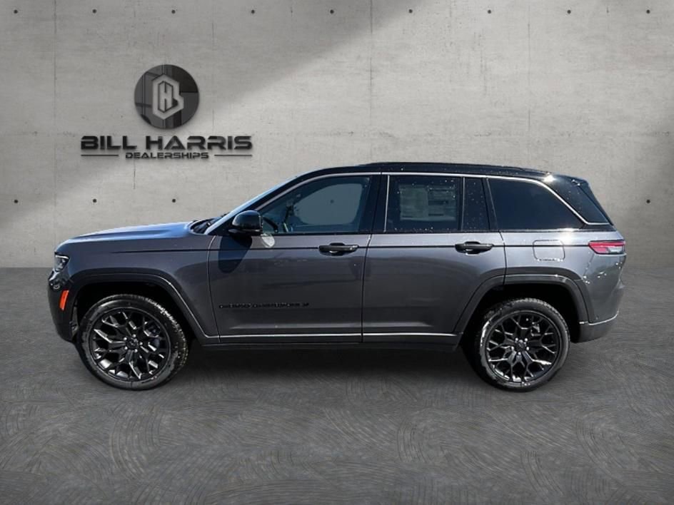 New 2026 Jeep Grand Cherokee Summit w/ Obsidian Package AWD/4WD image 9