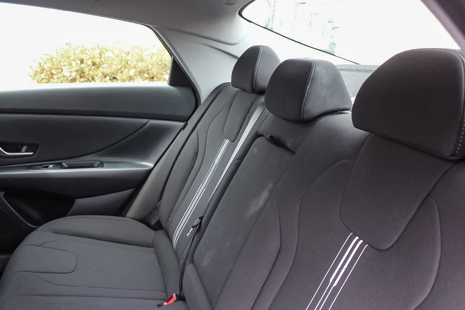 Certified 2025 Hyundai Elantra SEL FWD image 23