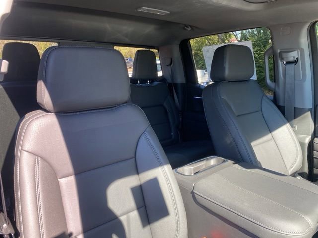New 2026 GMC Sierra 1500 SLT image 32