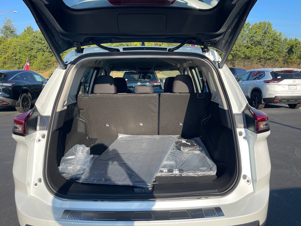 New 2026 Nissan Rogue SV w/ Cold Weather Package AWD/4WD image 9