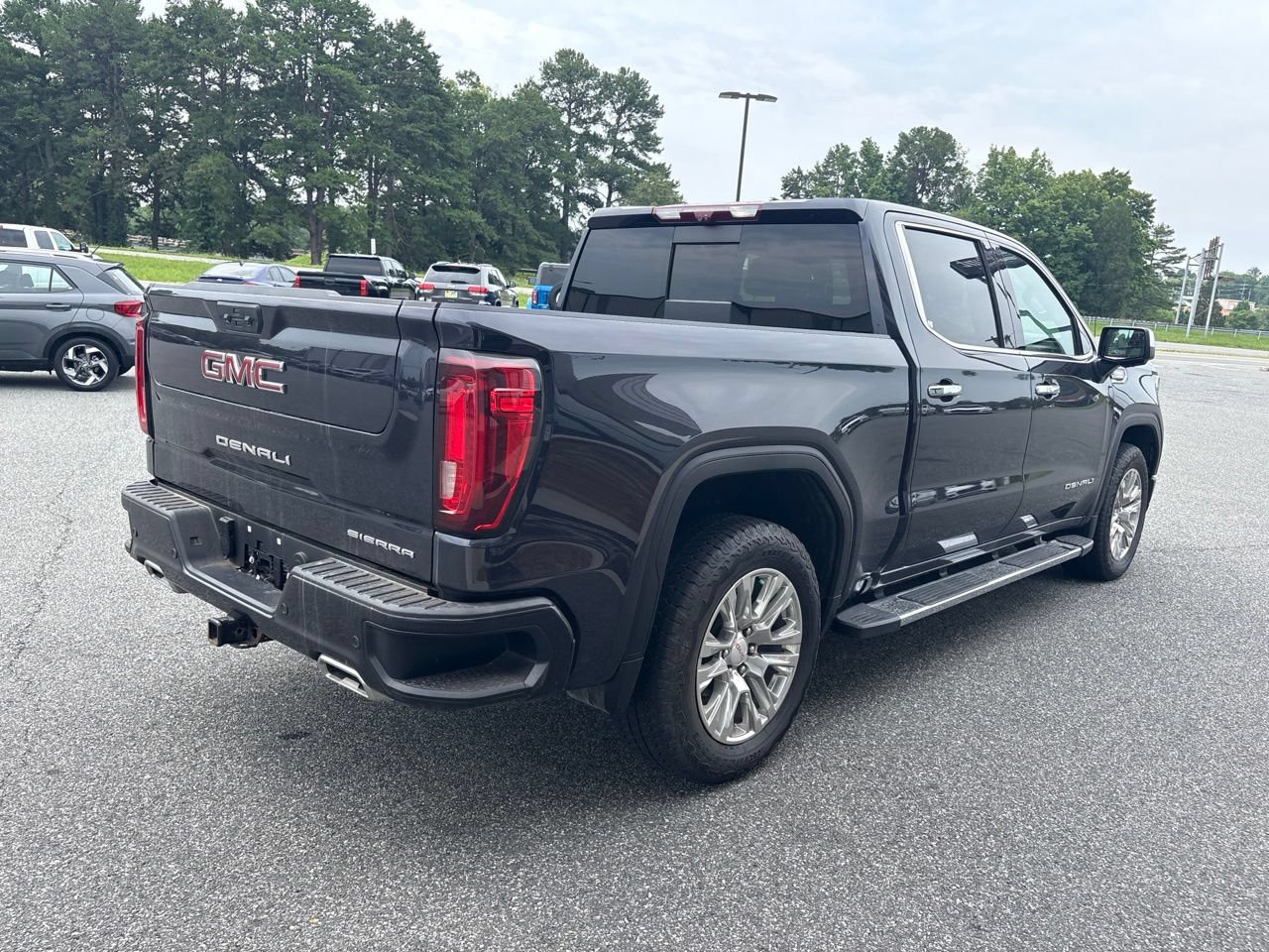 Used 2023 GMC Sierra 1500 Denali w/ Technology Package AWD/4WD image 7