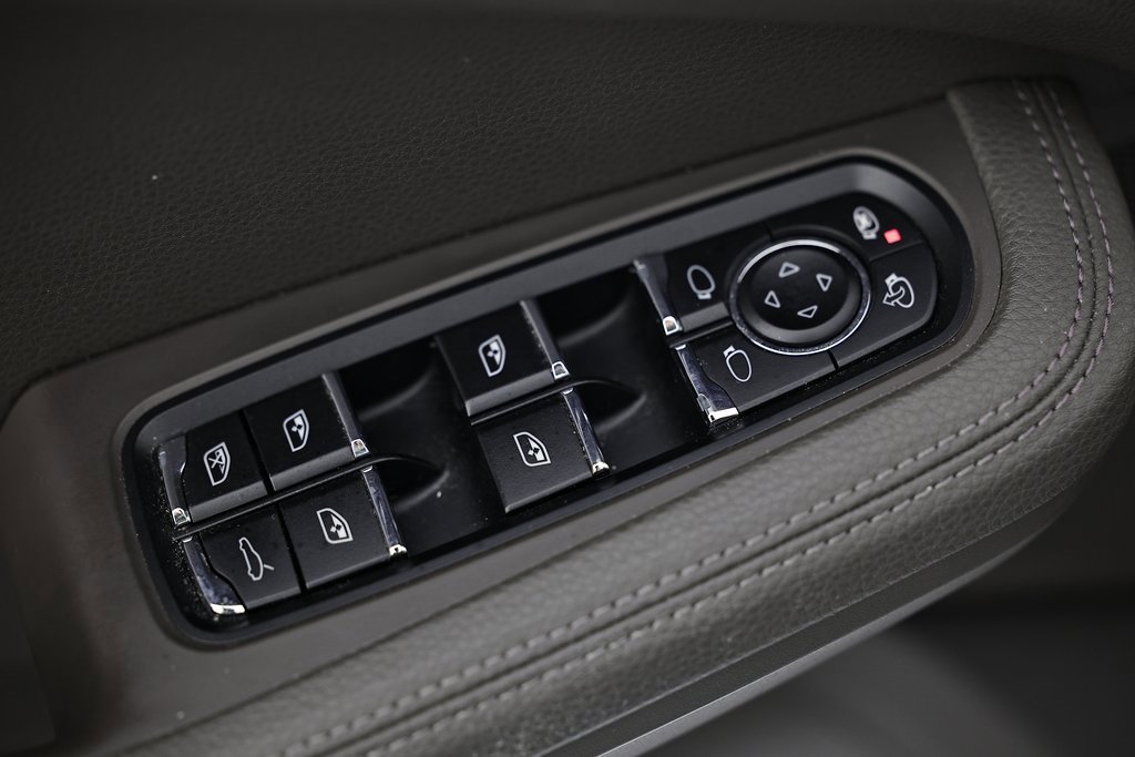 Used 2021 Porsche Macan image 20