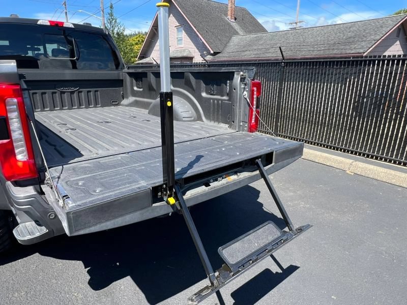 Used 2024 Ford F450 Lariat w/ Lariat Ultimate Package AWD/4WD image 16