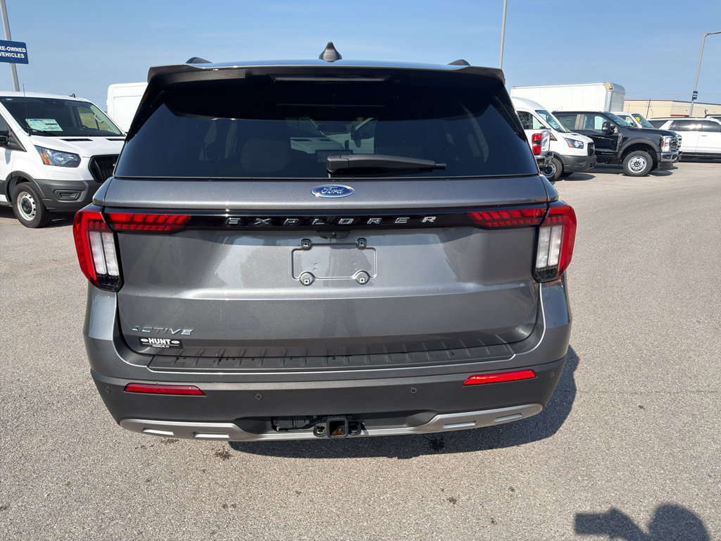 Certified 2025 Ford Explorer Active w/ Active Comfort Package RWD image 6