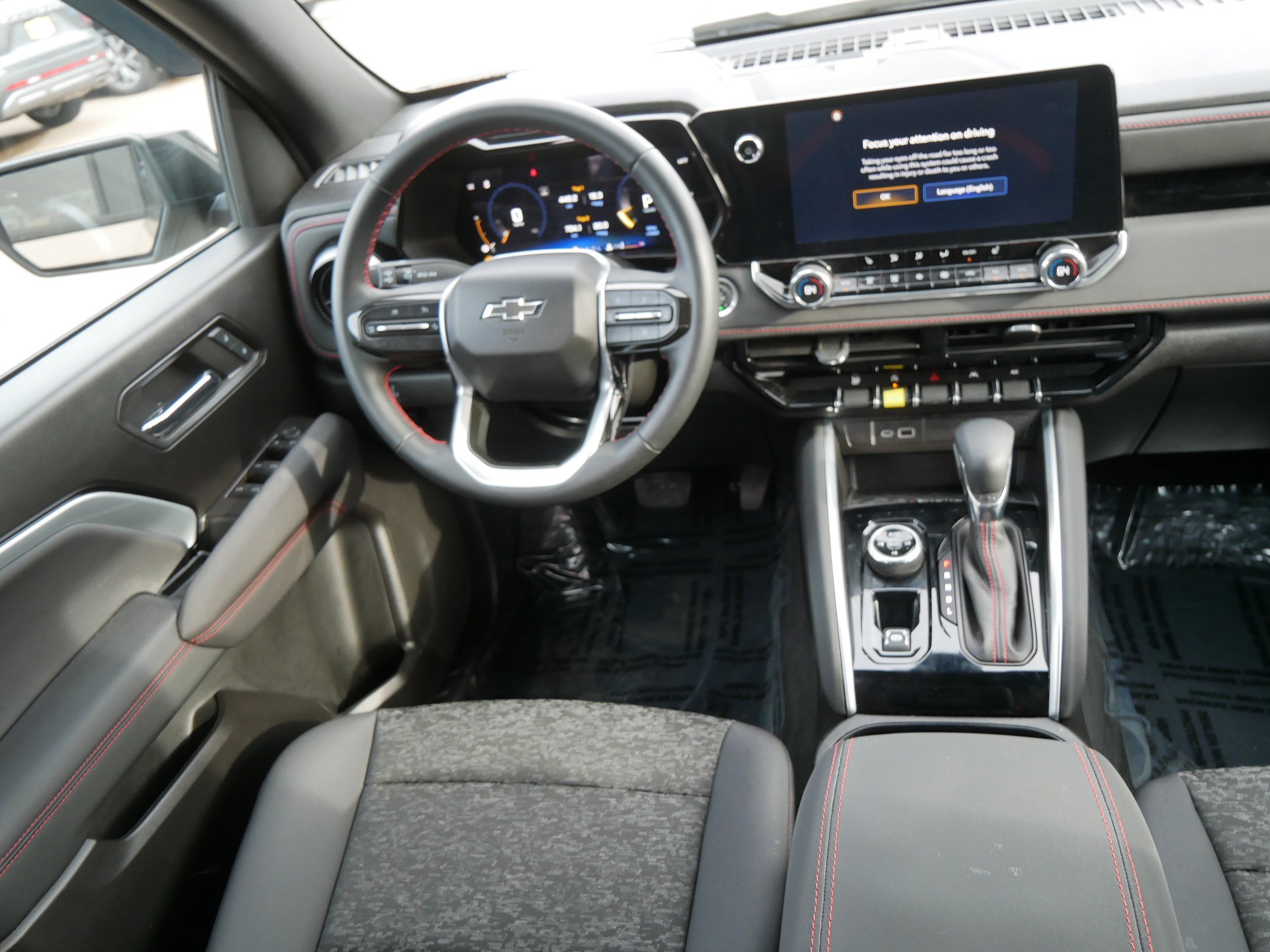 Used 2024 Chevrolet Colorado Z71 w/ Z71 Convenience Package 2 image 9