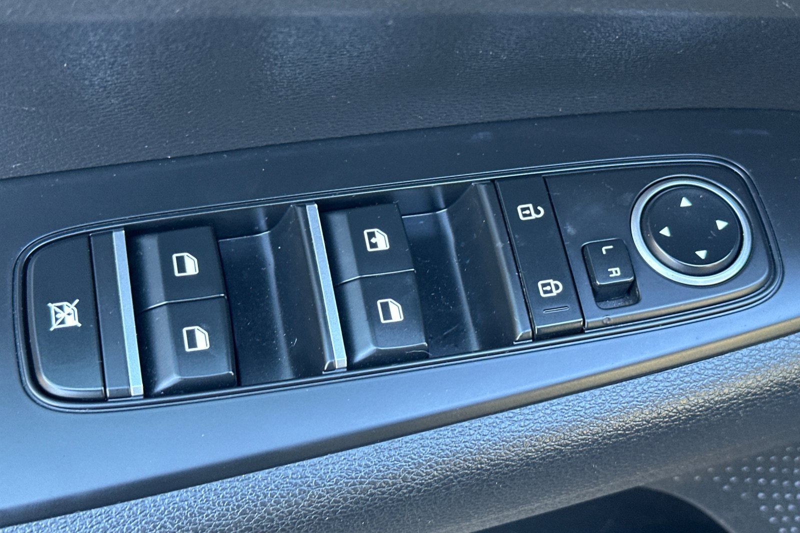 Used 2024 Kia Forte LXS image 12