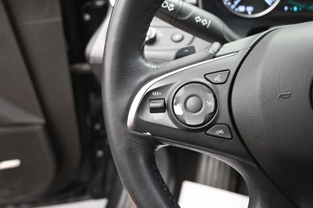 Used 2018 Buick LaCrosse Essence w/ Sun and Shade Package FWD image 32