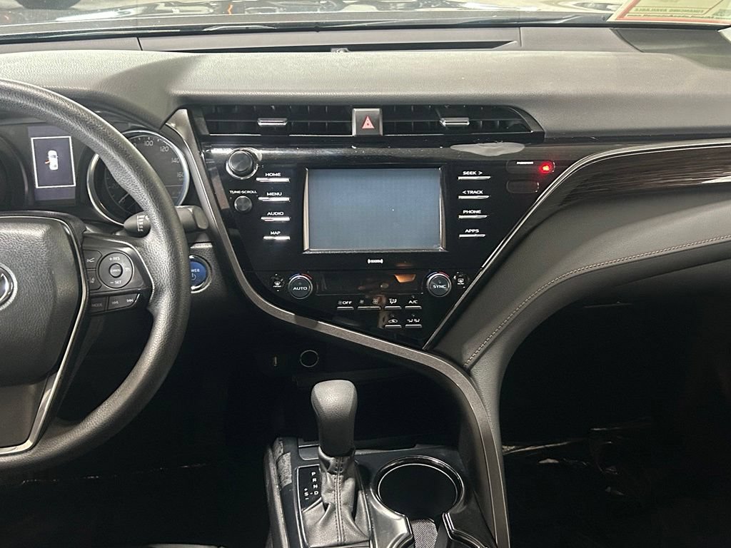 Used 2020 Toyota Camry LE FWD image 13