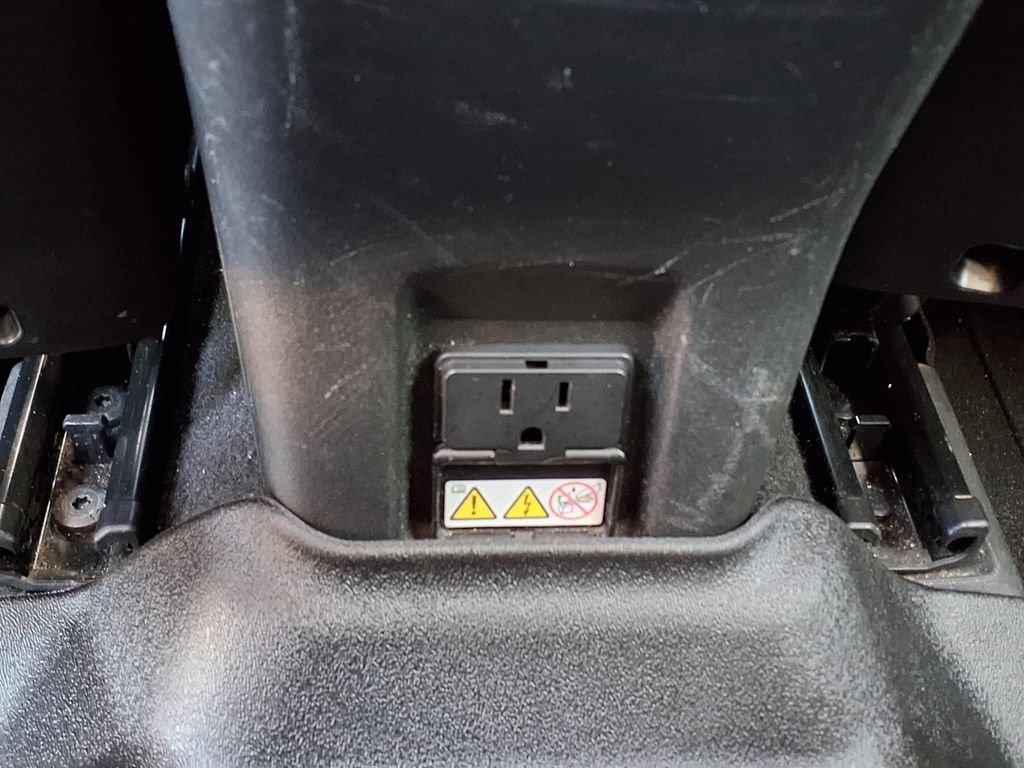 Used 2017 Jeep Renegade Limited FWD image 16